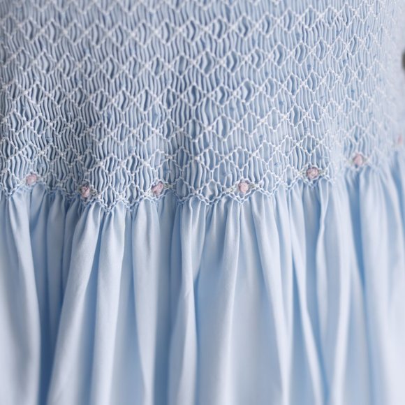 Blue Smocked Dress Hand Embroidery Boutique Size 7 Vacation Spring Summer - Picture 2 of 7